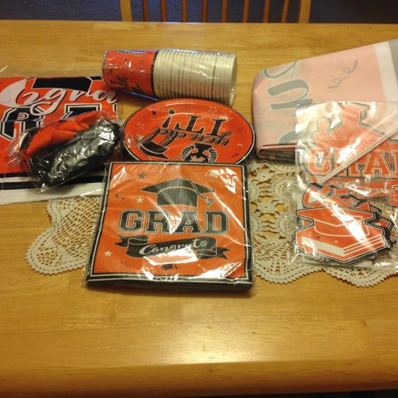 Graduation Party Supplies - Large bundle - Picture 1 of 13